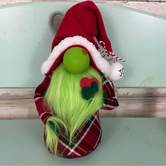 🚫SOLLD🚫 Grinch Gnome Handmade Plaid Flannel Festive Christmas Holiday Decor - Picture 11 of 11